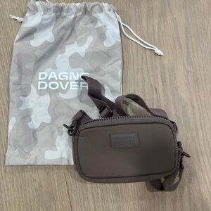 Dagne Dover Mara phone sling